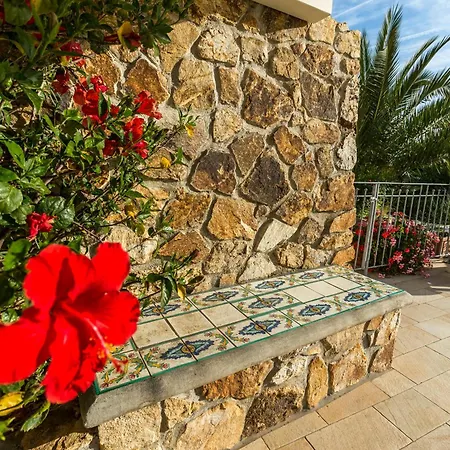 Borgo Dell'uccellaia - Ambra مارتْشانا مارينا