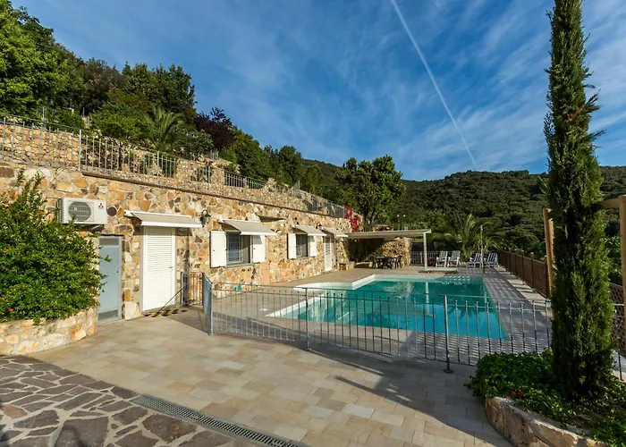 Borgo Dell'uccellaia - Ambra Marciana Marina (Isola d'Elba)